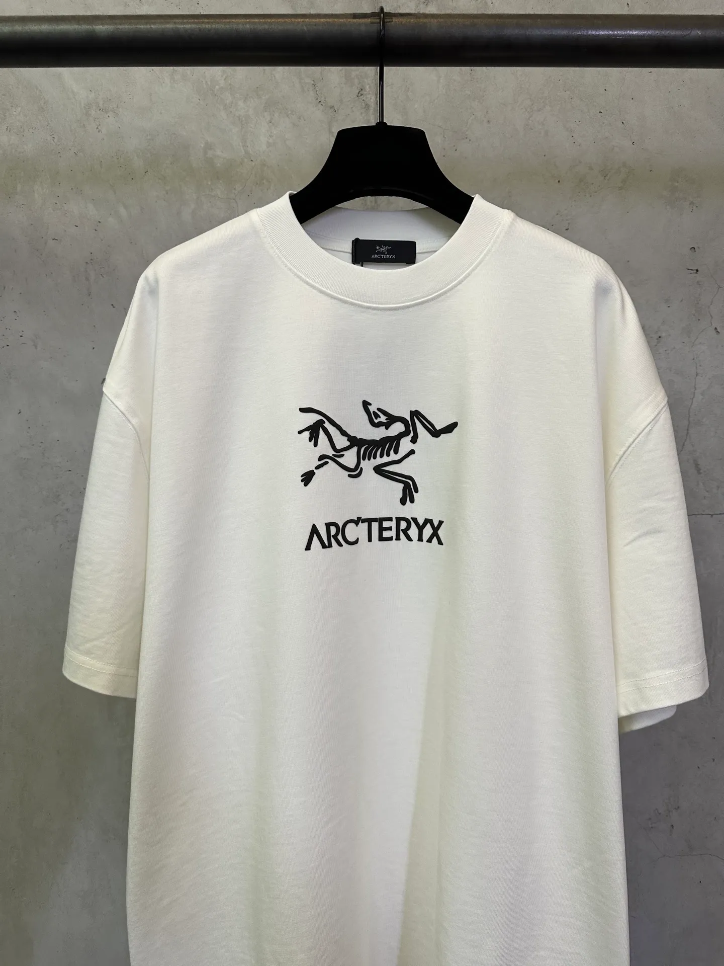 ￼ 140- New Arrival g ARCTERY X ss 26 logo T ： 2*2 g Versatile Versatile Same Style Color: Black White Red Size: XS S M L XL